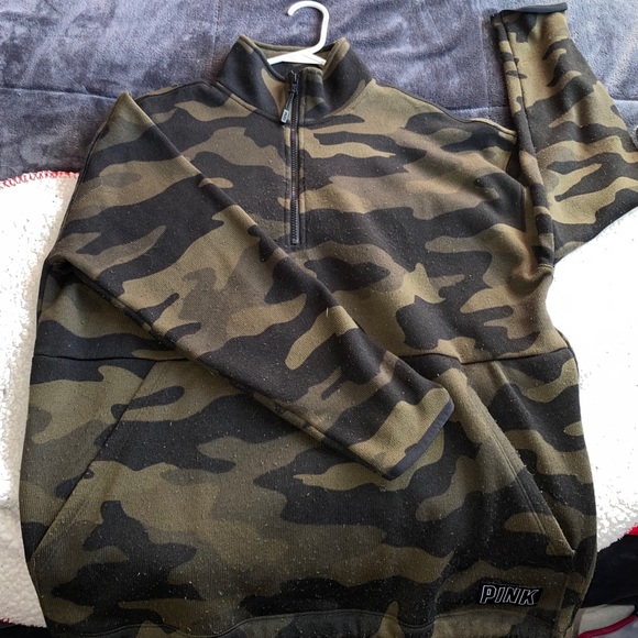 Camouflaged jacket - Picture 1 of 3